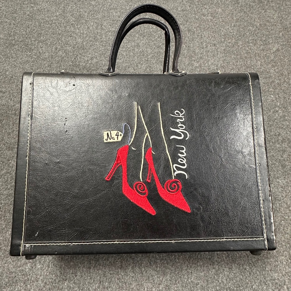 Vintage Style New York Heels Embroidered Hard Shell Vanity Case Black Box Bag